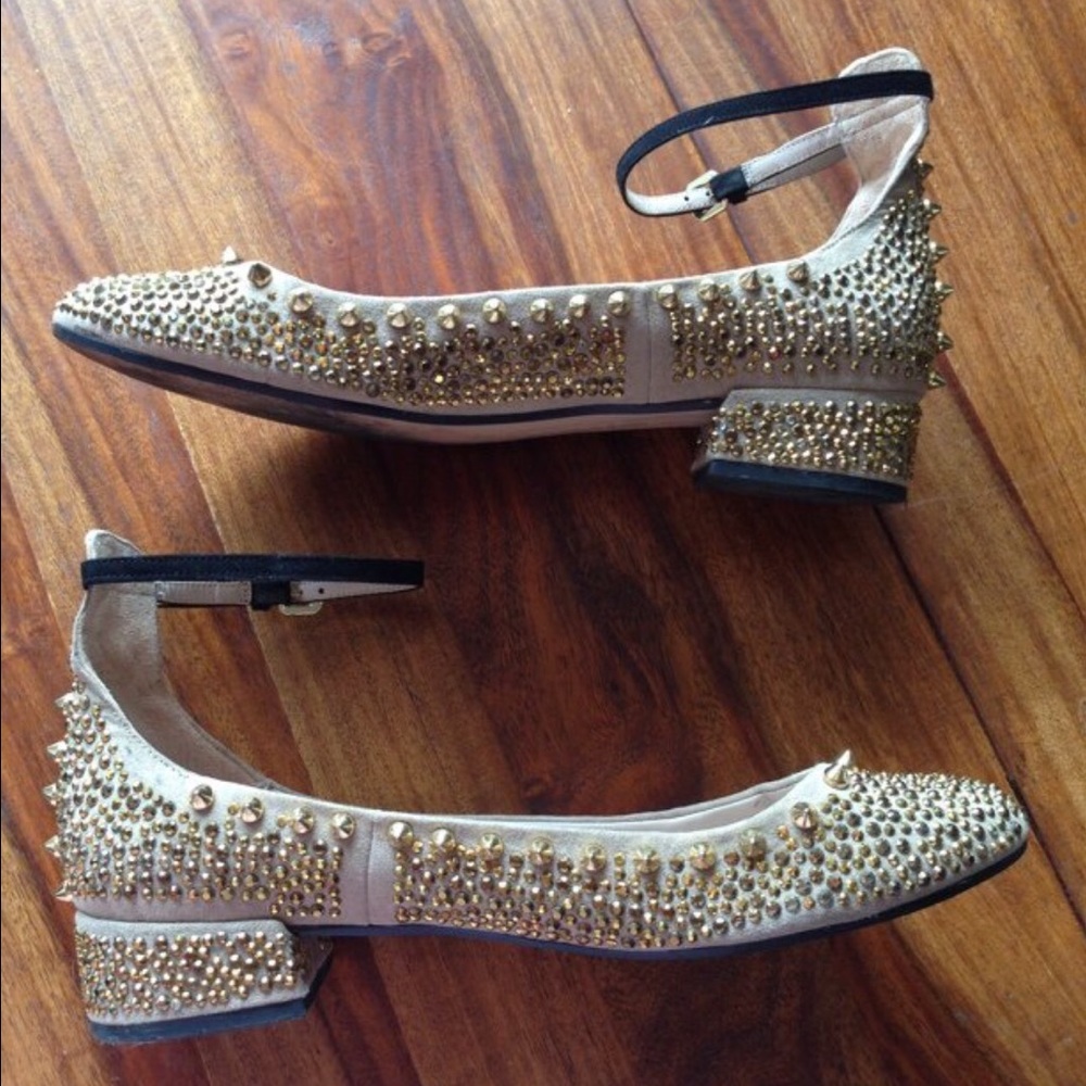 Zara rare gold studded ballet flats. 38 (7/7.5)